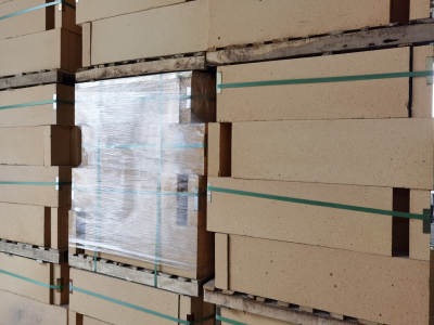 “用了你家的同步伺服電動螺旋壓磚機(jī)，耐火磚質(zhì)量上升了很多”